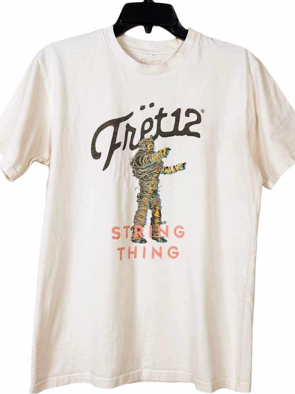 Fret 12 String Thing T-Shirt Sz Medium Cream Guitar Supply Crewneck Short Sleeve